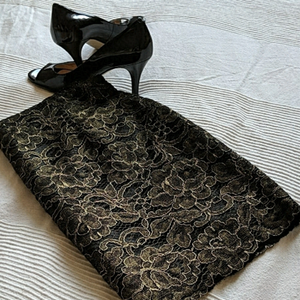 𝅺jess Black and Gold Lace Skirt Sz 6